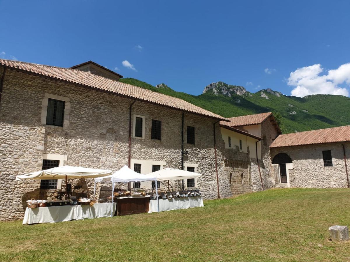 Hotel Abbazia Ss. Quirico E Giulitta Micigliano Exteriér fotografie